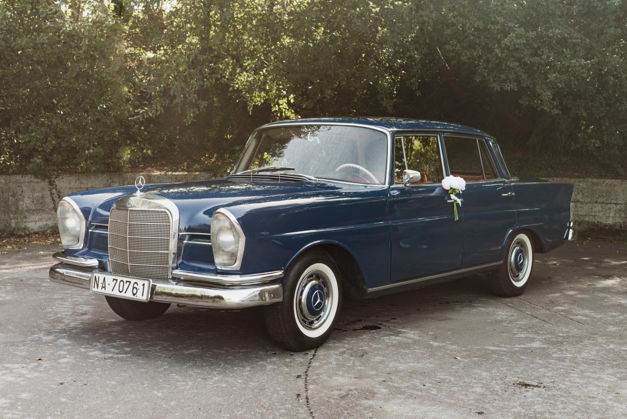 MERCEDES 220 SEW COLAS