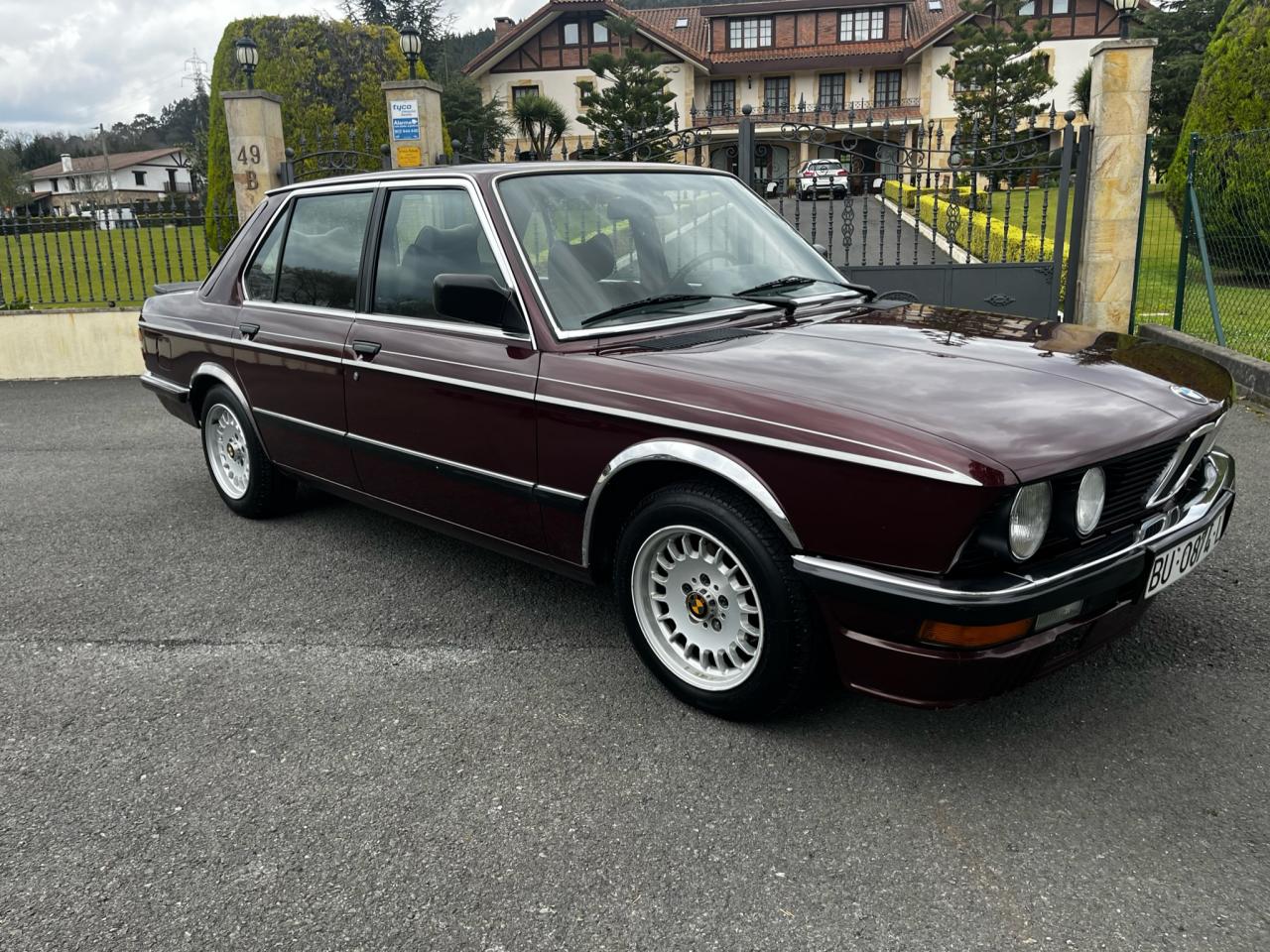 BMW 520i e28