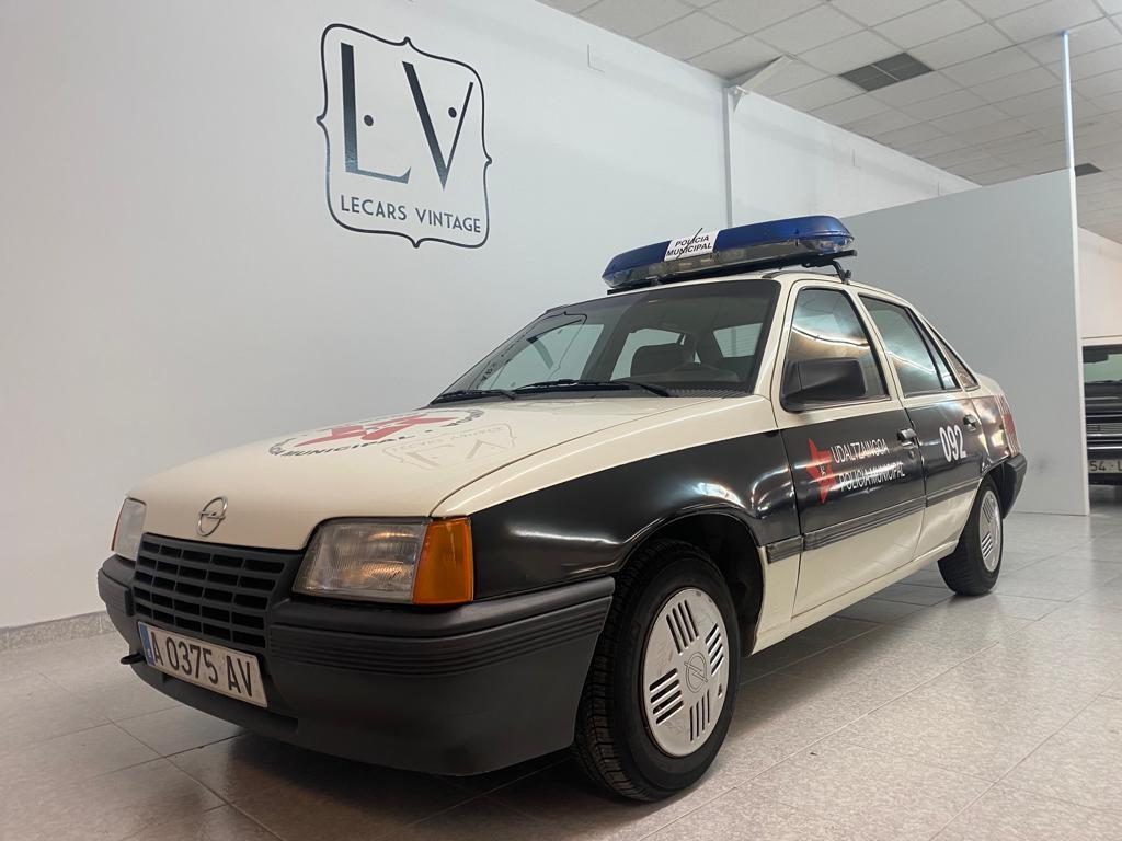 OPEL KADETT 1.6 POLICIA MUNICIPAL BILBAO